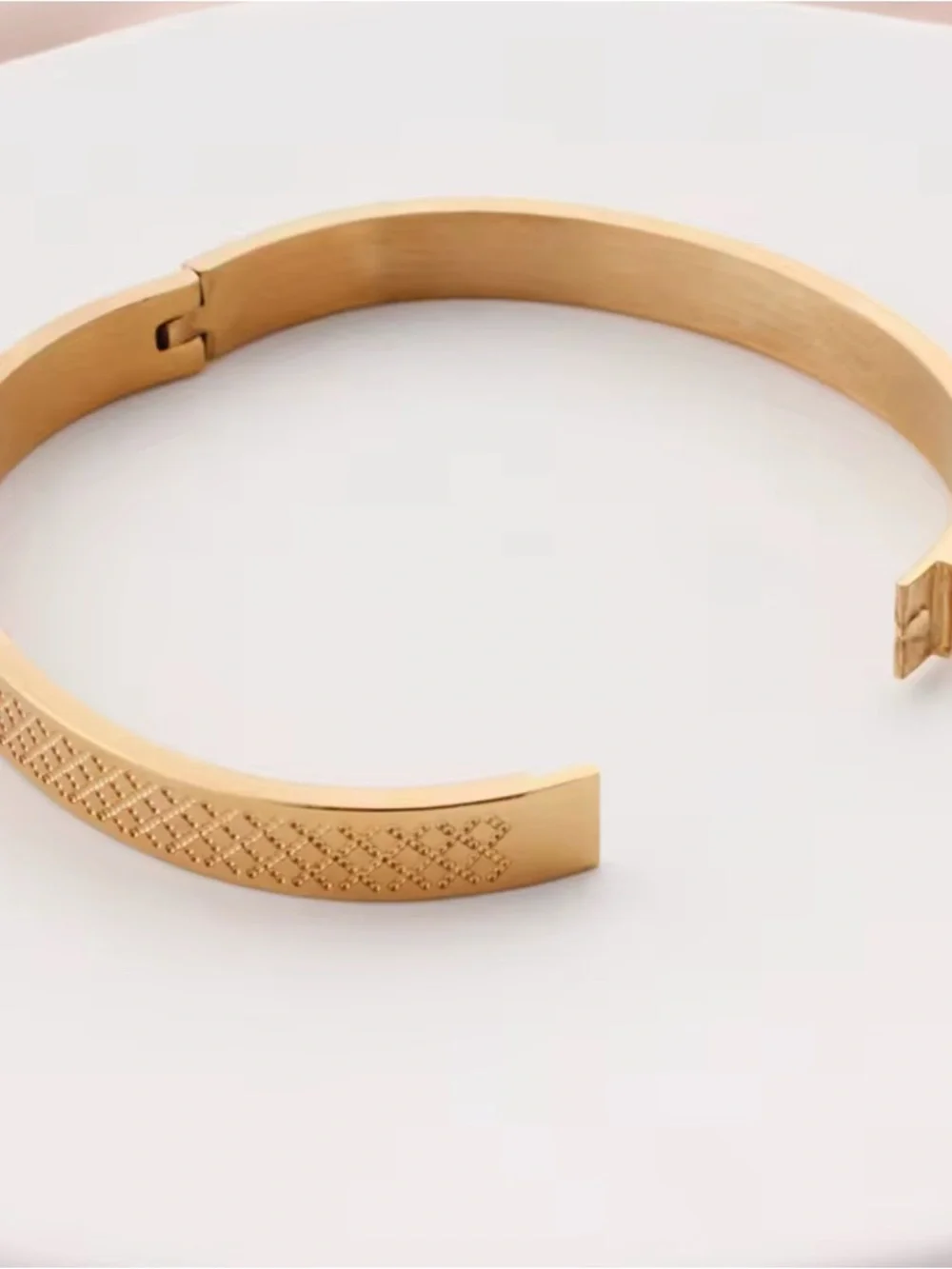 Gucci Gold Hinged Bangle Bracelet with Green and Red Accents - Picture 2 of 2